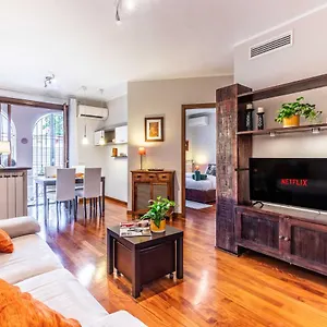 https://duomo-a-15-minuti-prada-house-free-parking.it-lombardy.com